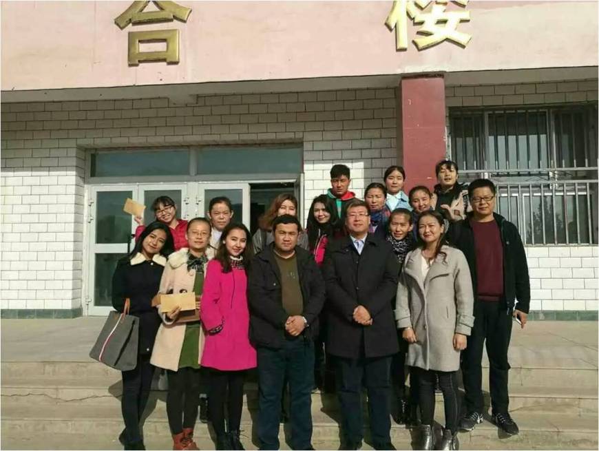 校领导关怀阿克苏地区实习支教师生